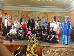 Пока гармонь играет, село живет