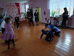 Осенний бал- это праздник друзей!