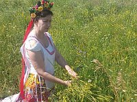 Праздник солнца и трав: в Елшанском СДК и библиотеке сплели венки на Ивана Купала
