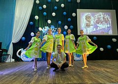 В преддверие праздника " Дня Матери" в ДШИ с.Воскресенское прошёл концерт "Мама-главное слово"