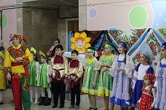 Как малыши Масленицу искали
