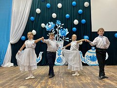 В преддверие праздника " Дня Матери" в ДШИ с.Воскресенское прошёл концерт "Мама-главное слово"