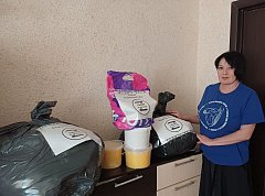 Волонтер Женсовета из с. Елшанка Сурая Емельянова отправила гуманитарную помощь нашим бойцам 