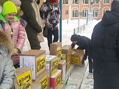 Школьники села Воскресенское передали подарки бойцам СВО
