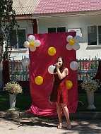 В День семьи, любви и верности работники Районного Дома культуры провели выездную поздравительную акцию "Дарим тепло!