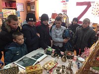 В Синодской сельской библиотеке подготовлена книжная и журнальная выставка "Посмотри вокруг и удивись"