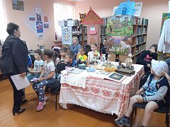 В Синодской сельской библиотеке проходит выставка "Пётр Великий"
