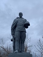 В ПАМЯТНИКЕ ПАМЯТЬ…