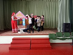 В Синодской сельской библиотеке  подготовлена книжная и журнальная выставка "Посмотри вокруг и удивись" 