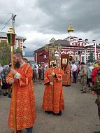 Крестный ход к святому источнику 