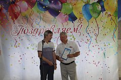 Полагаясь на опыт,  шагать в ногу со временем