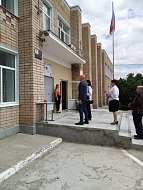 Участнику СВО Эльдару Ларионову установили мемориальную доску на фасаде школы села Воскресенское
