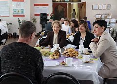 Активистки Союза женщин России организовали  масленичные угощения в госпитале городского округа ЗАТО Светлый  для участников специальной военной операции, проходящих лечение