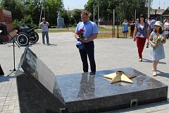 Нашу память не стереть с годами..
