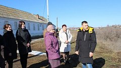 Олимпийский чемпион проверил затопленный стадион в селе Воскресенское