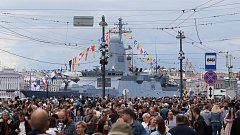 Соблюдая морские традиции 