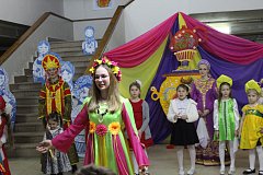 Как малыши Масленицу искали