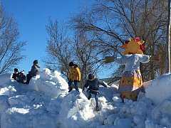 Всеобщее веселье  в честь проводов Зимы
