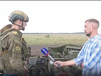 Двадцатилетний участник СВО оттачивает навыки стрельбы на полигоне